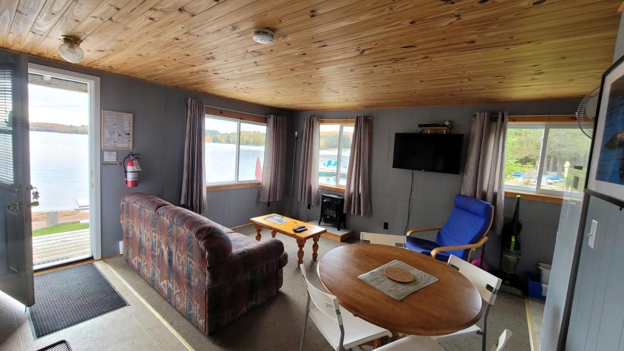 Parkway Cottage Resort And Trading Post Dwight Dış mekan fotoğraf