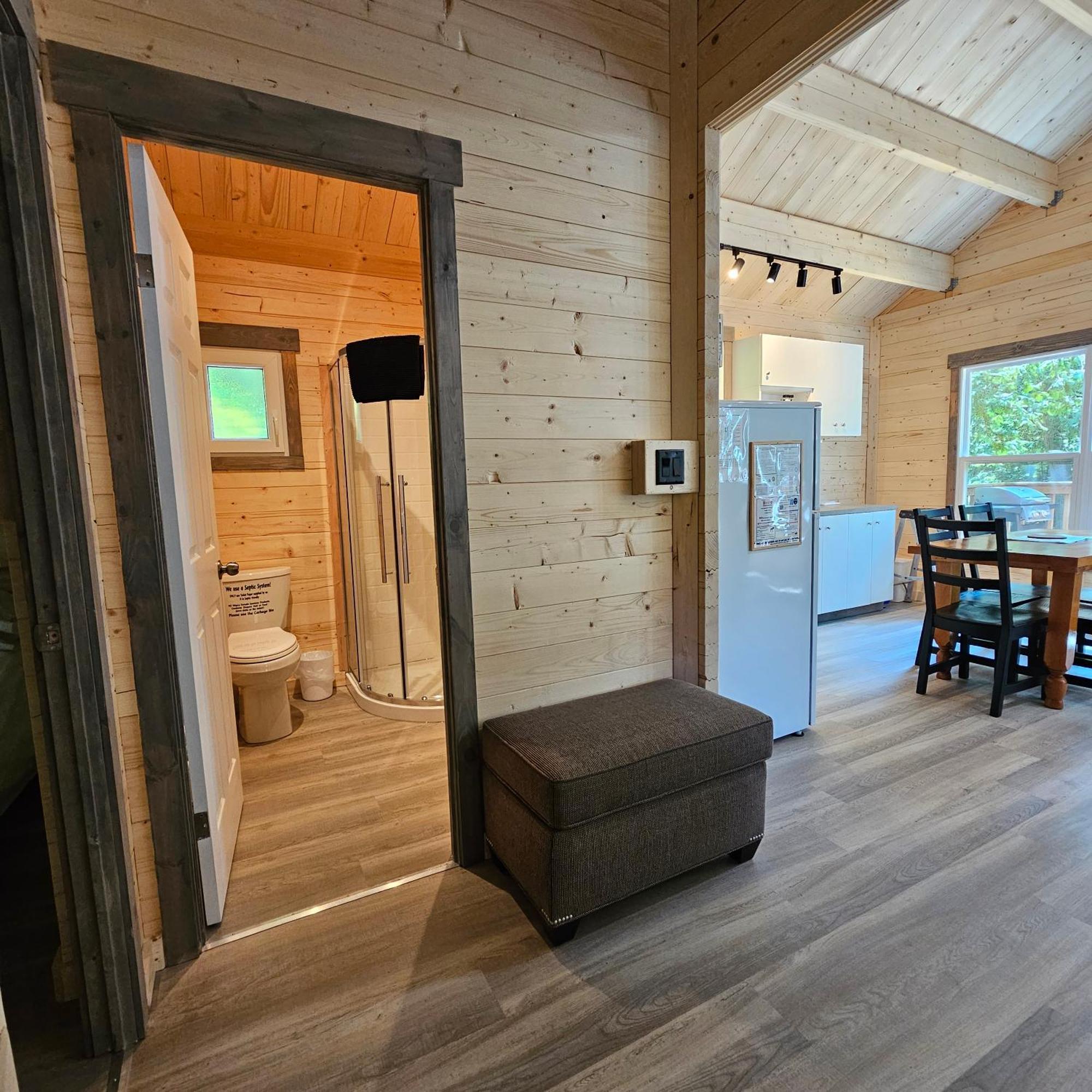 Parkway Cottage Resort And Trading Post Dwight Dış mekan fotoğraf